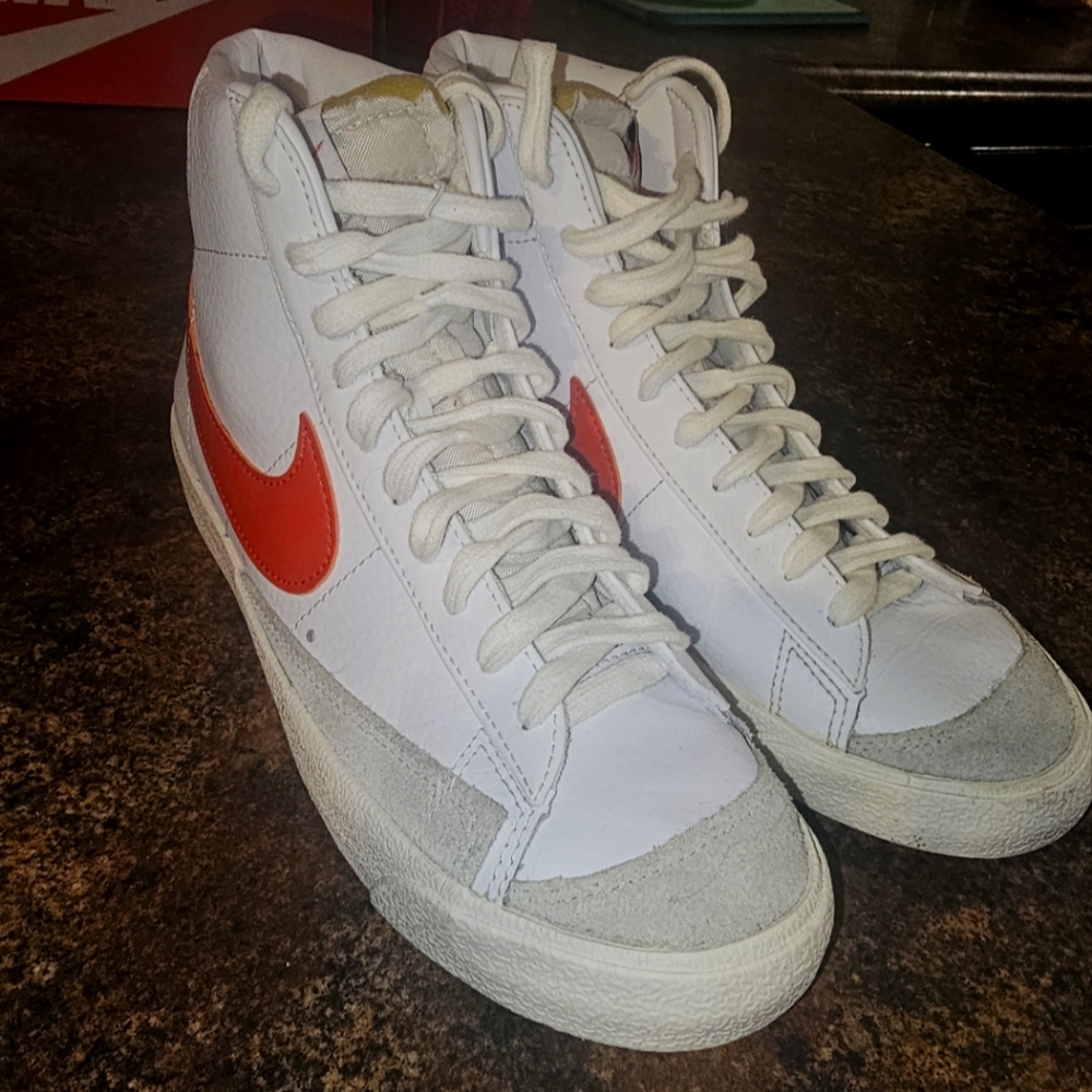 Nike Blazer Mid ‘77 Vintage “Habanero Red” size 7